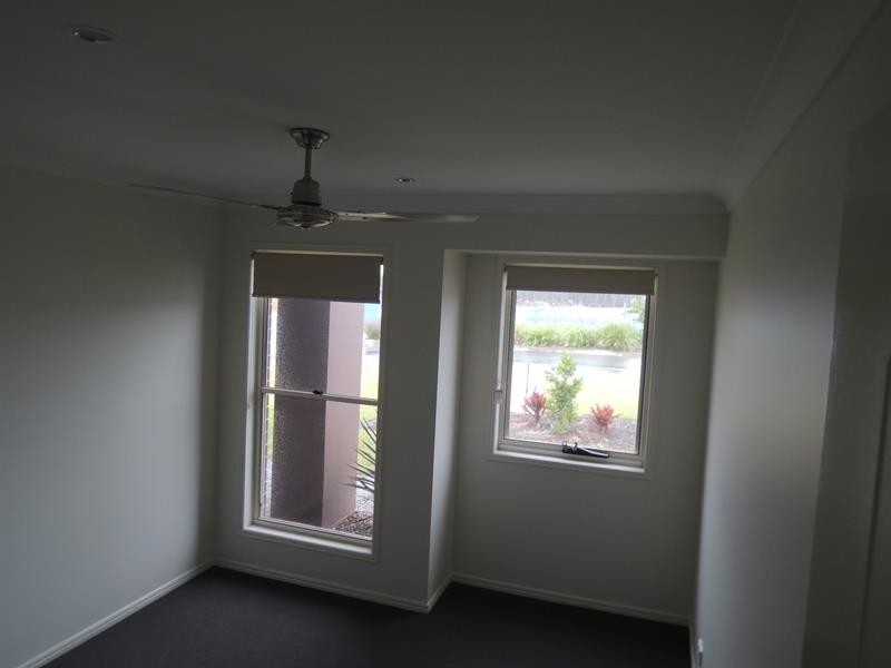 2 Undarra St, Pimpama QLD 4209