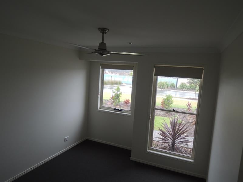 2 Undarra St, Pimpama QLD 4209