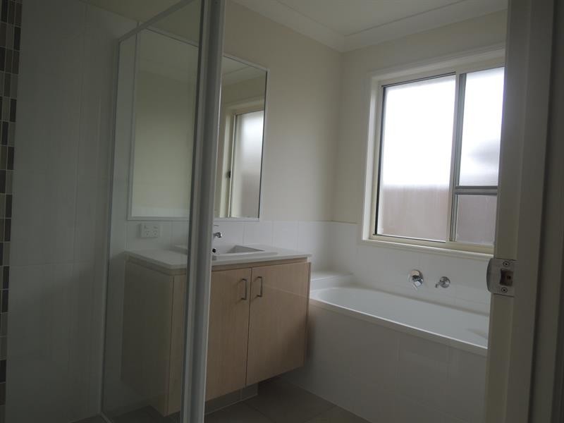 2 Undarra St, Pimpama QLD 4209