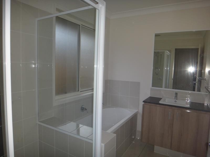 11 Jotown Dr, Coomera QLD 4209