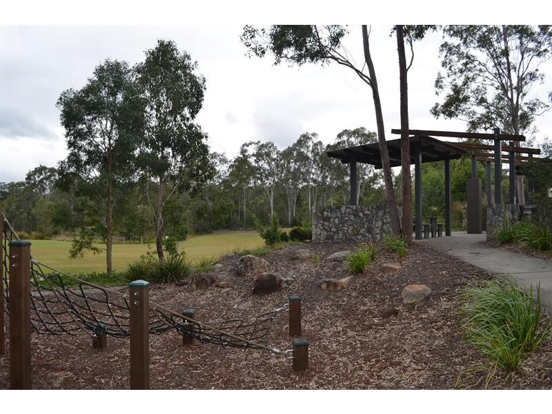 36 Sanctuary Pkwy, Waterford QLD 4133