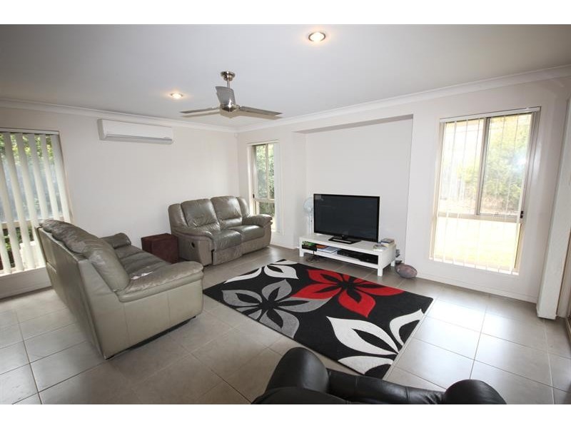 36 Sanctuary Pkwy, Waterford QLD 4133