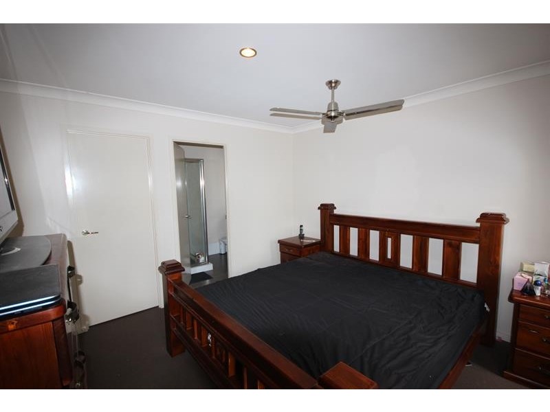 36 Sanctuary Pkwy, Waterford QLD 4133