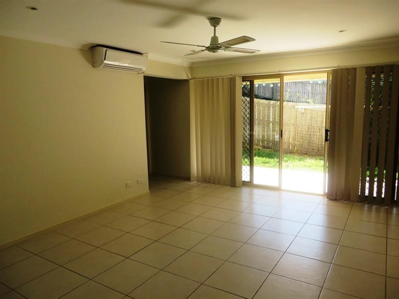 1/10 Amaray Dr, Upper Coomera QLD 4209