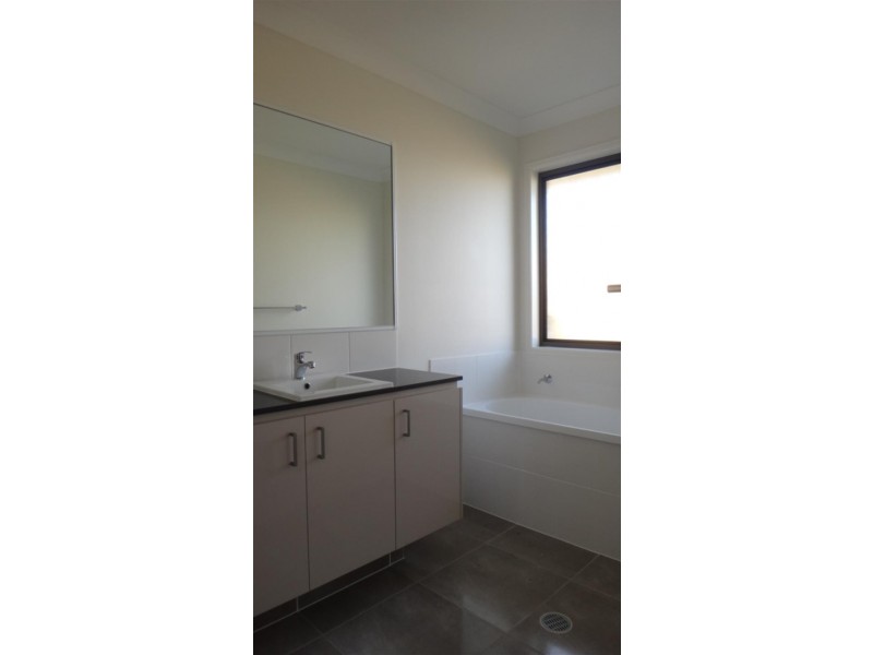 14 Wesley Way, Gleneagle QLD 4285