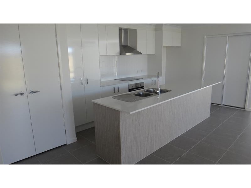 3 Tian Cres, Upper Coomera QLD 4209