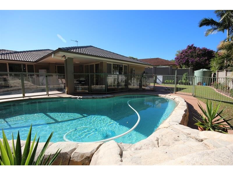 6 Tulipwood Ct, Arundel QLD 4214