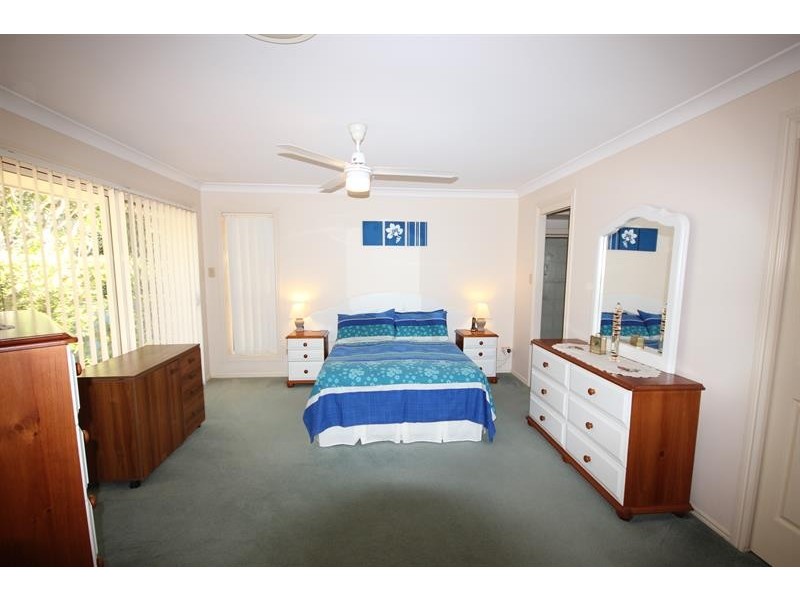 6 Tulipwood Ct, Arundel QLD 4214