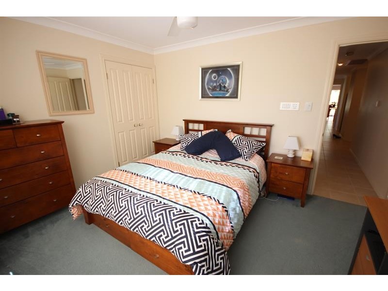 6 Tulipwood Ct, Arundel QLD 4214