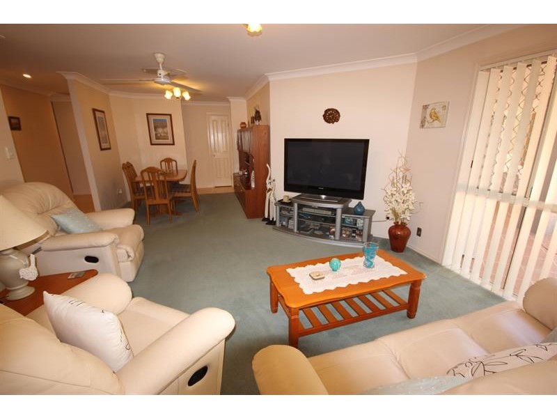 6 Tulipwood Ct, Arundel QLD 4214