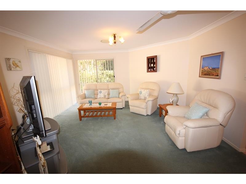 6 Tulipwood Ct, Arundel QLD 4214