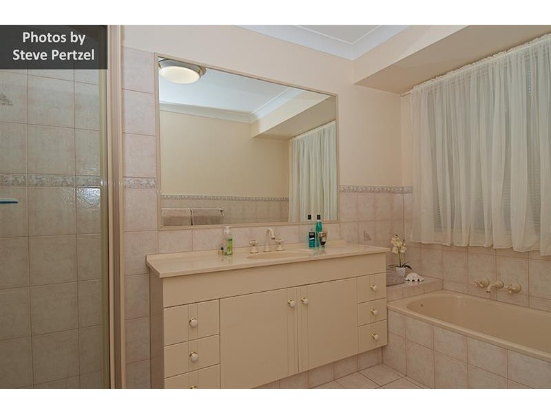 6 Tulipwood Ct, Arundel QLD 4214