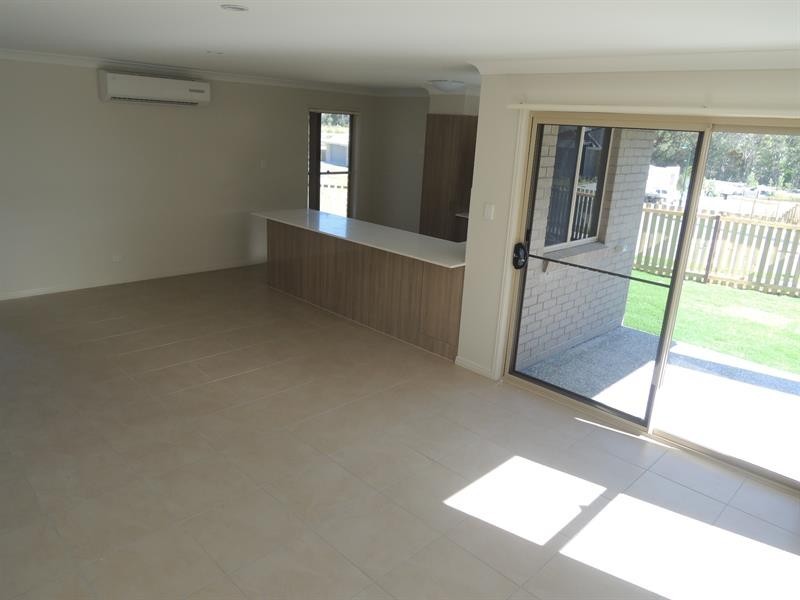 5 Sunstone Ave, Pimpama QLD 4209