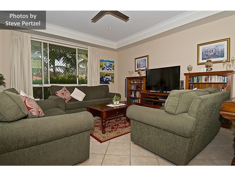 13 Midhurst Ct, Arundel QLD 4214