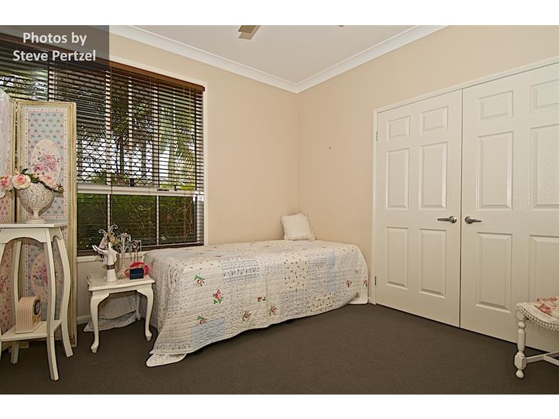 13 Midhurst Ct, Arundel QLD 4214