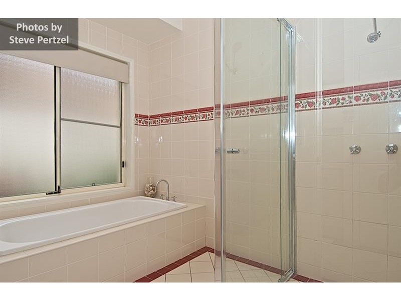 13 Midhurst Ct, Arundel QLD 4214