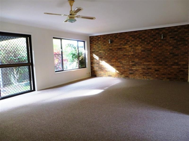 1/10 Errol Ave, Paradise Point QLD 4216