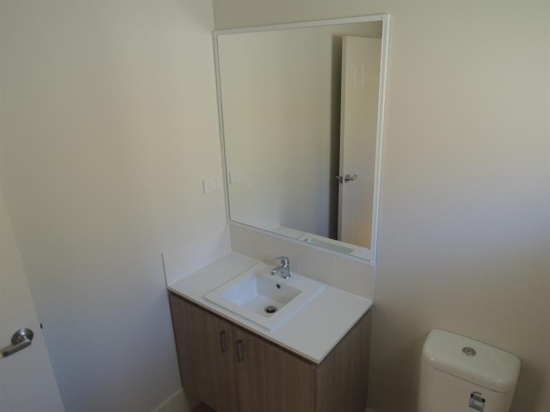 5 Sunstone Ave, Pimpama QLD 4209