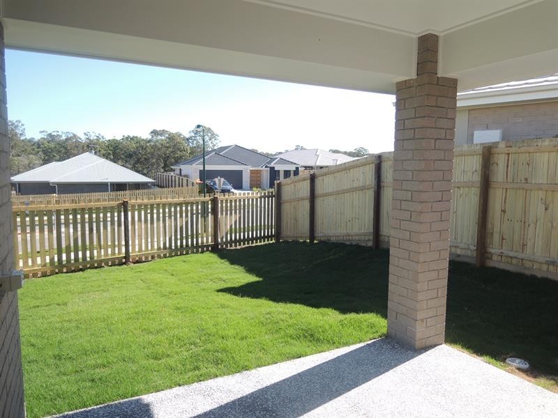 5 Sunstone Ave, Pimpama QLD 4209