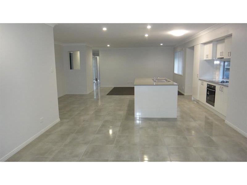 52 Damian Leeding Way, Upper Coomera QLD 4209