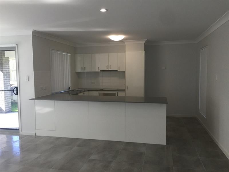 7 Sunstone Ave, Pimpama QLD 4209