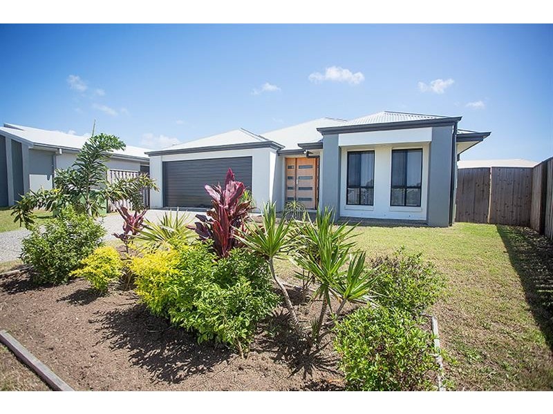 124 Whitehaven Dr, Blacks Beach QLD 4740