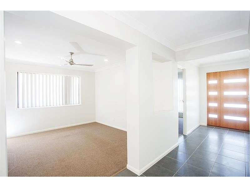 124 Whitehaven Dr, Blacks Beach QLD 4740