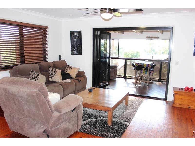 2/13 Waratah Ave, Biggera Waters QLD 4216