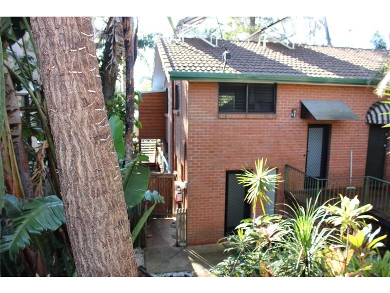 2/13 Waratah Ave, Biggera Waters QLD 4216
