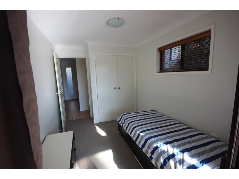 2/13 Waratah Ave, Biggera Waters QLD 4216