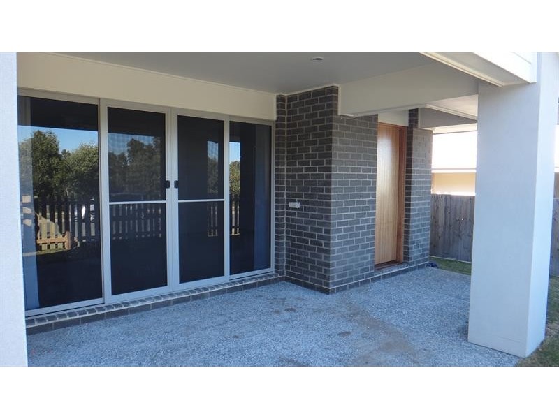 9 Damian Leeding Way, Upper Coomera QLD 4209