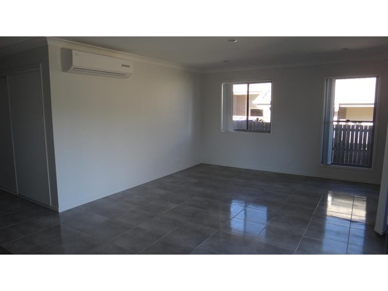 9 Damian Leeding Way, Upper Coomera QLD 4209