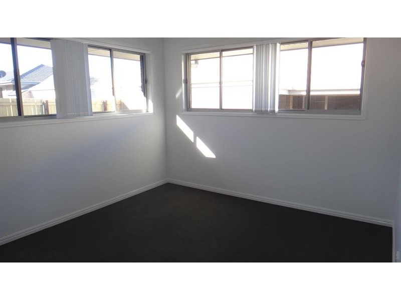 9 Damian Leeding Way, Upper Coomera QLD 4209