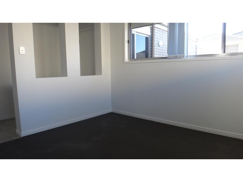 9 Damian Leeding Way, Upper Coomera QLD 4209