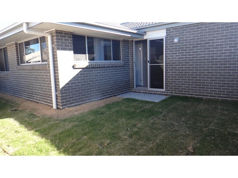 9 Damian Leeding Way, Upper Coomera QLD 4209