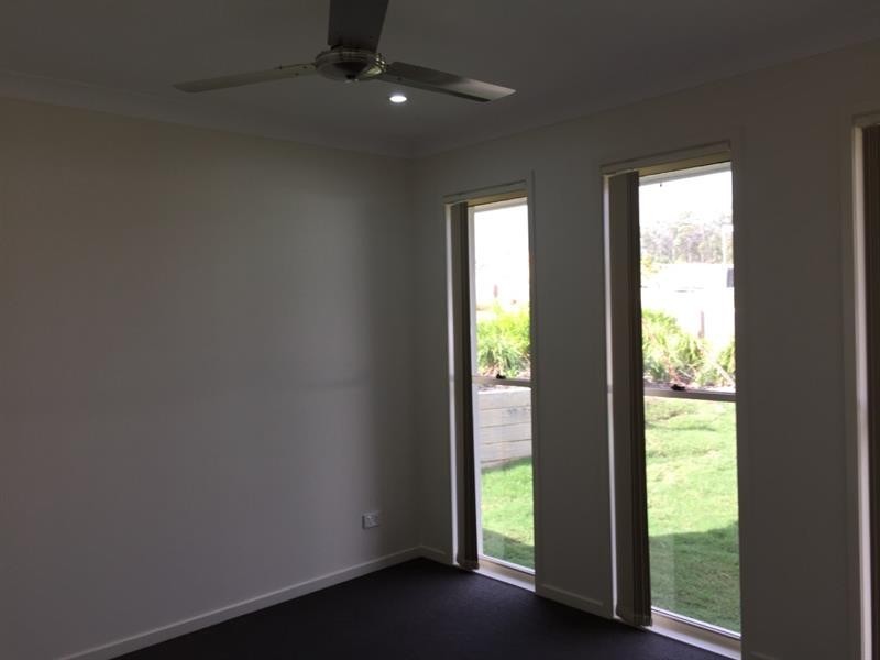 1 Sunstone Ave, Pimpama QLD 4209