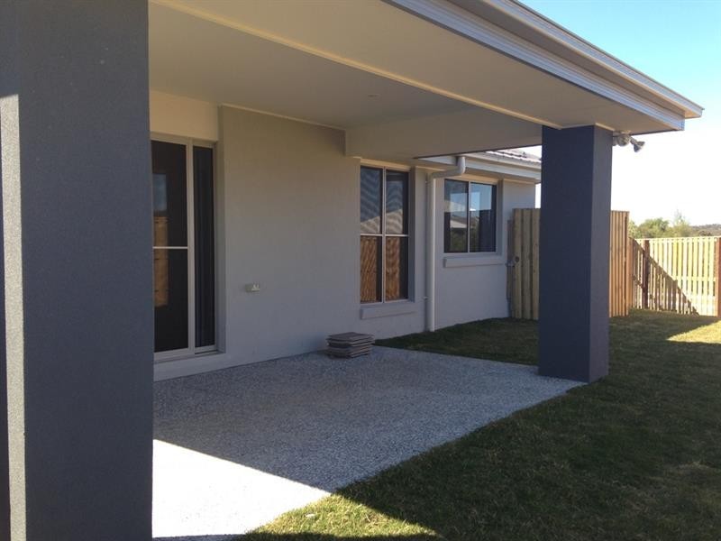 6 Alfred Raymond Hulse Dr, Upper Coomera QLD 4209