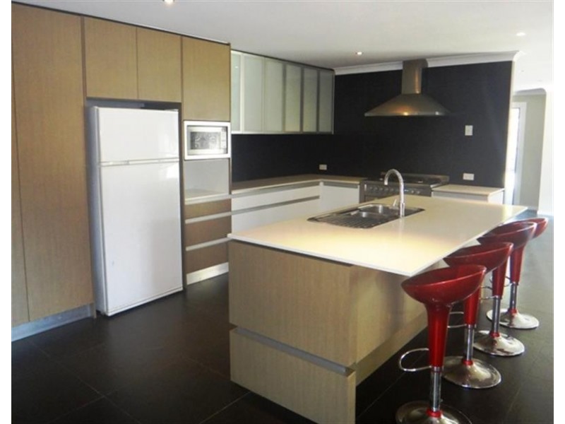 84 Inverness  Way, Parkwood QLD 4214