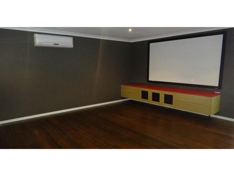 84 Inverness  Way, Parkwood QLD 4214