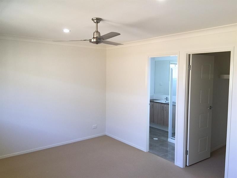 25 John Cres, Pimpama QLD 4209