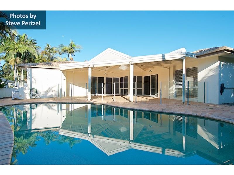 26 Pearson Cl, Arundel QLD 4214