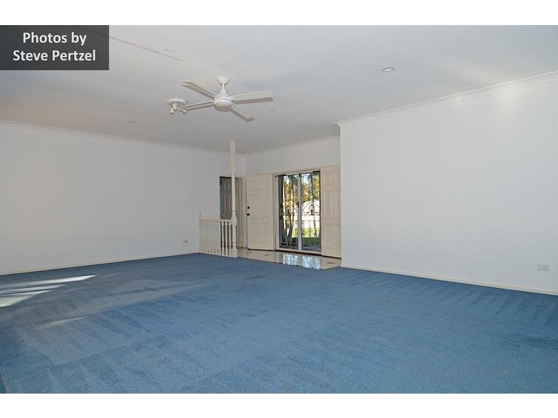 26 Pearson Cl, Arundel QLD 4214