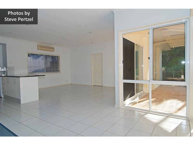 26 Pearson Cl, Arundel QLD 4214