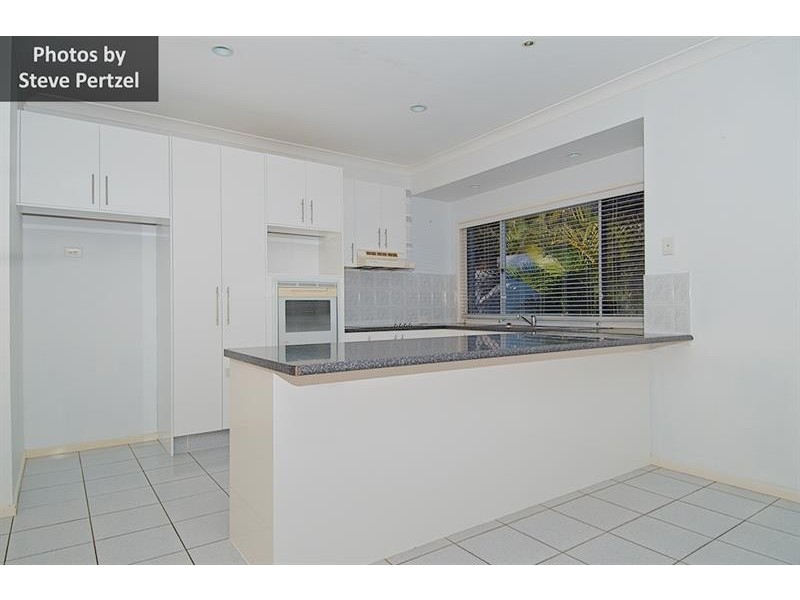 26 Pearson Cl, Arundel QLD 4214