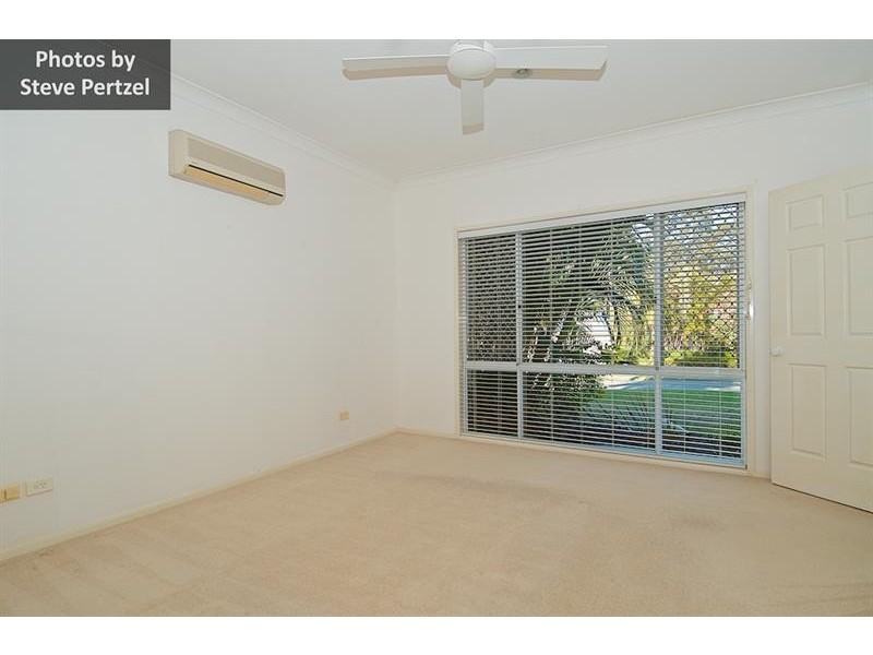 26 Pearson Cl, Arundel QLD 4214