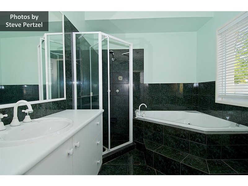 26 Pearson Cl, Arundel QLD 4214