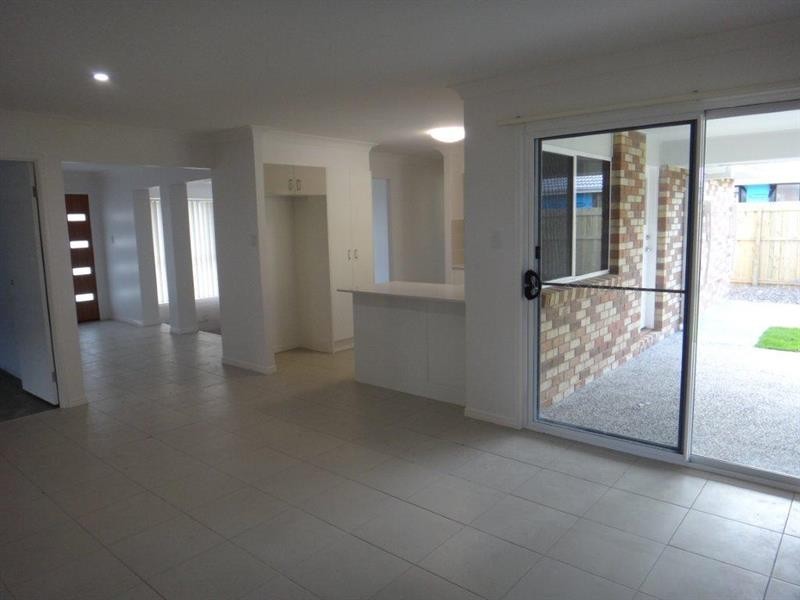 23 Finley Street St, Gleneagle QLD 4285