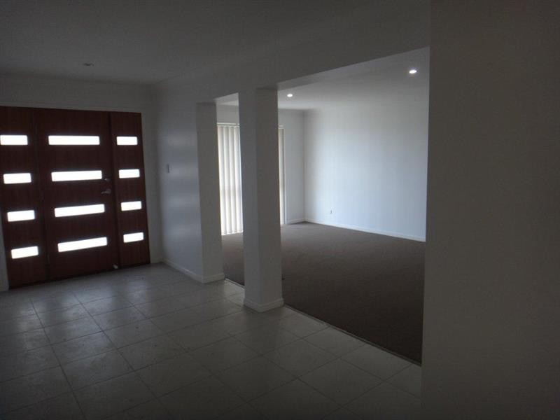 23 Finley Street St, Gleneagle QLD 4285