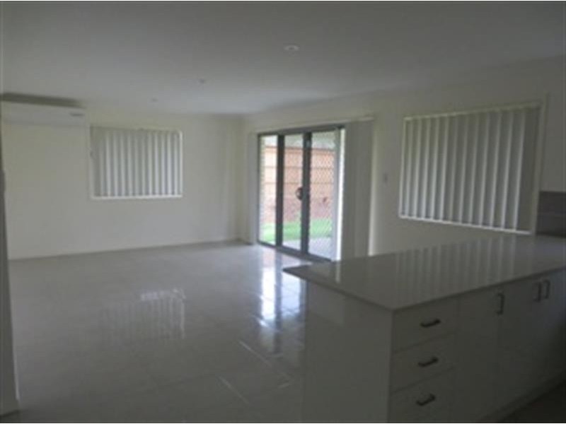 23 Lachlan St, Gleneagle QLD 4285