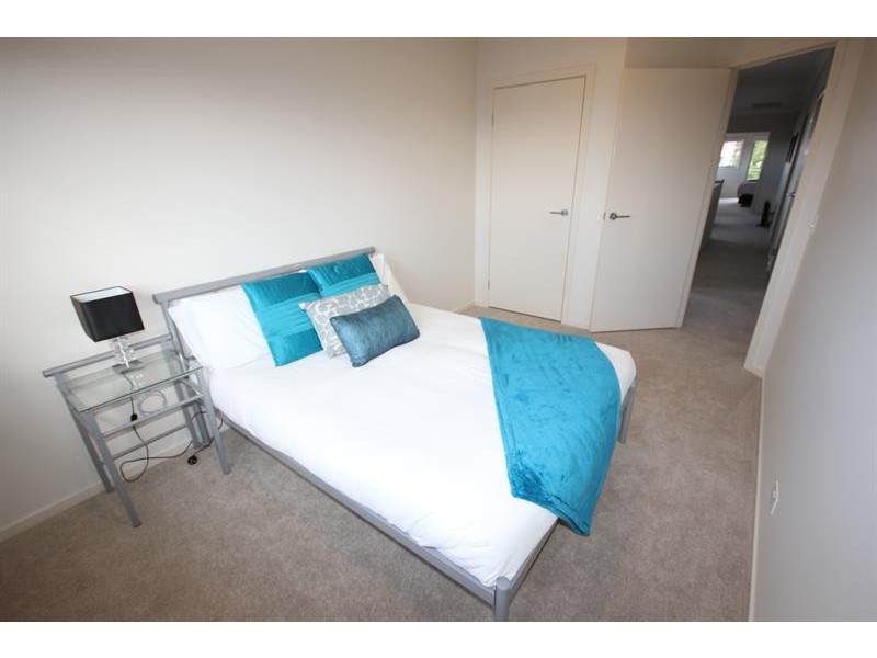 30 Vaggelas Cres, Biggera Waters QLD 4216